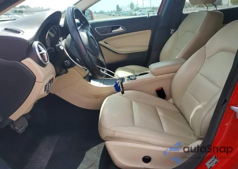 2015 Mercedes-Benz Gla 250 z USA, uszkodzony, nr VIN WDCTG4EB2FJ132829